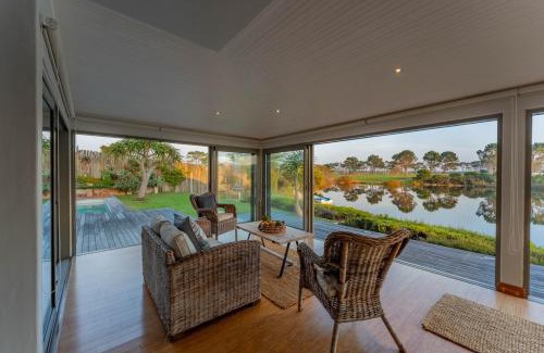 Kouga House | Ukuthula Estate, Aloe Grasdak House