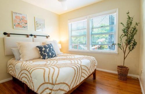 La Jolla Apartment | Ultimate Escape! Huge Yard Parking Walk to Beach