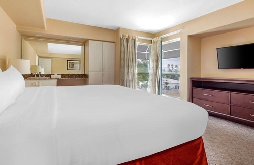 Canyon Corridor Resort | Ultimate Family Getaway at Palm Canyon Resort, a Hilton Vacation Club- 2 Bedroom