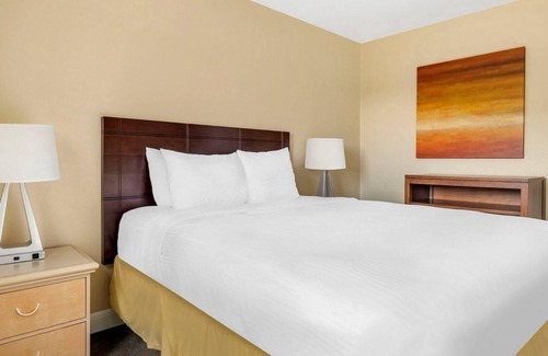 Canyon Corridor Resort | Ultimate Family Getaway at Palm Canyon Resort, a Hilton Vacation Club- 2 Bedroom