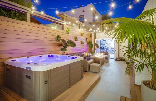 Middletown House | Ultimate Getaway: Spa Game Rooms Firepit Views