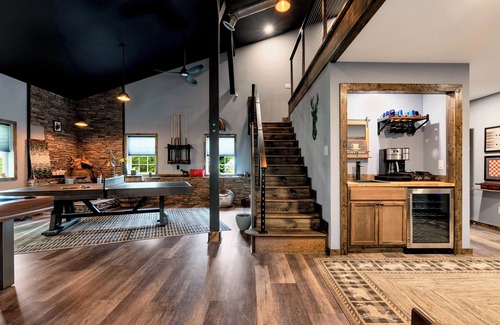 Talking Rock Cabin | Ultimate Getaway w/Pool, Game Room & Custom Bar!
