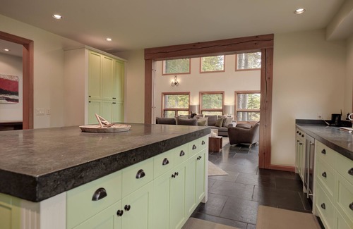 Golden House | Ultimate luxury home for skiing Kicking Horse and nearby ski areas, Banff & Yoho