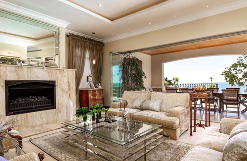 Bantry Bay Villa | Ultimate Luxury in Bantry Bay (Villa Charmante)
