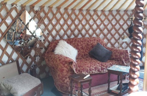 Lampeter Cabin | Ultimate Luxury Yurt Experience With Hot Tub - Meadow Yurt