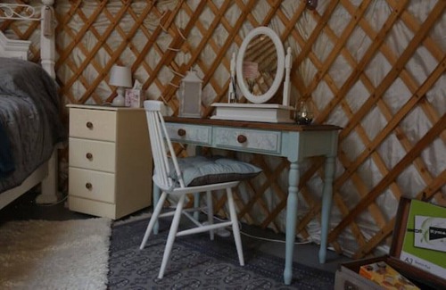 Lampeter Cabin | Ultimate Luxury Yurt Experience With Firepit- Willow Yurt