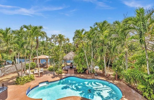 Fort Lauderdale Resort | ULTIMATE MAGICAL RESORT.12 BEEDROOMS 7 BATHROOMS. WATER FRONT FAMILY RESORT.