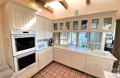 Watsonville House | Ultimate oceanfront cottage ~ pickleball and toys! * groceries delivery