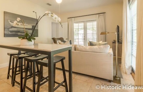 The Meadows House | Ultimate Pool Cottage