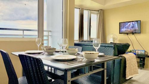 Pasay Apartment | Ultimate relaxation with stunning view of Manila staycation