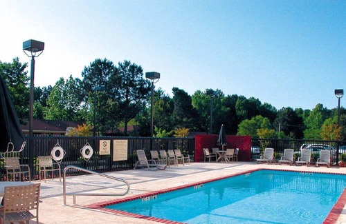 Tupelo House | Ultimate Retreat for Your Next Leisure Trip! -S