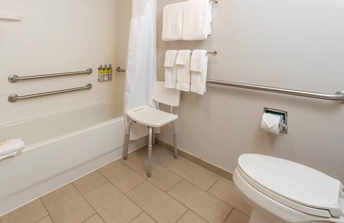 Tupelo House | Ultimate Retreat for Your Next Leisure Trip! -S