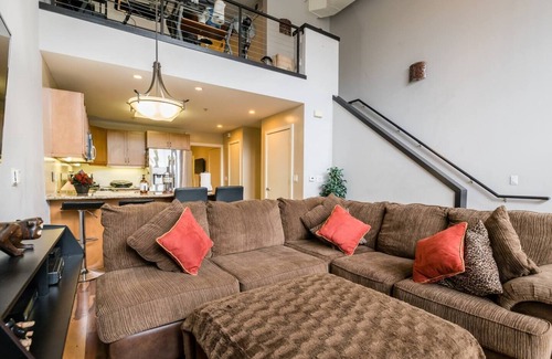 Downtown San Jose Condo | Ultimate Urban Retreat