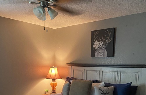 Smithville House | Ultimate vacation house. Sleeping up to 8 people.