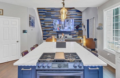 McDonough House | Ultimate Vacay Home with Glamping Option!