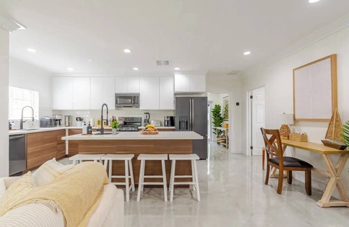Nassau Villa | Ultra Comfort Bahamas Villa Getaway w/Private Pool, BBQ, PoolBar, Outdoor Dining
