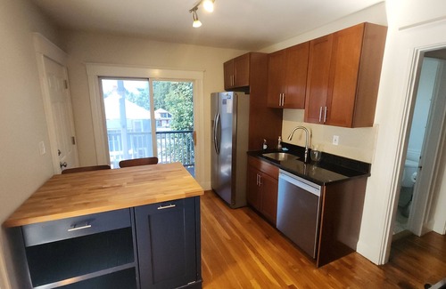 Dorchester Apartment | Ultra Conv. and Spacious 3-bedroom apartment in beautiful Boston with WiFi, AC