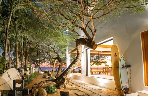 Playa Colorado Villa | Ultra Deluxe Surf Front Estate @Colorados