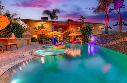 Escondido House | ULTRA Exclusive Massive Dream Home! Pool+Spa+Views+Sleeps 30!