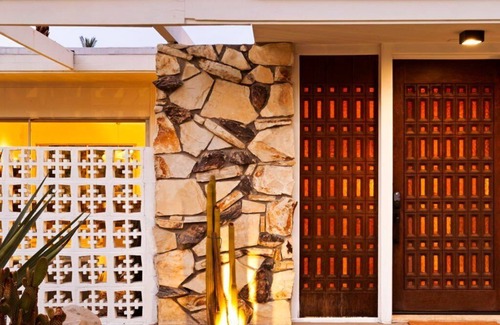 Indian Canyon House | Ultra-Luxe Mid-Century Estate - Pool, Spa, Sauna, Firepit, Views, 3BD 3BTH