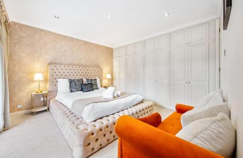 Knightsbridge Apartment | Ultra Luxury 4 Bedroom 3 Bathroom Knightsbridge Home Next to Harrods