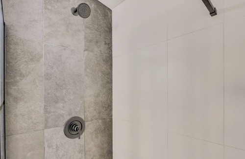 Beverly Green Apartment | ULTRA LUXURY STUDIO 2 BLOCKS OFF LAS VEGAS BLVD