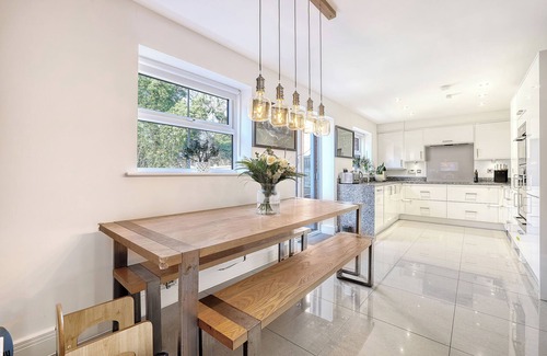 Warley House | Ultra modern, bright & luxury house - Brentwoodn