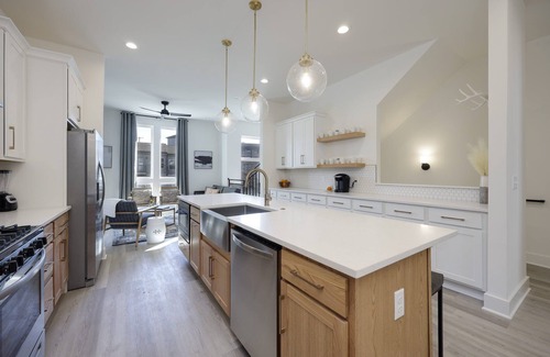 Maxwell House | Ultra Modern Townhome - Large Private Rooftop