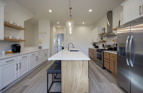 Maxwell House | Ultra Modern Townhome - Large Private Rooftop