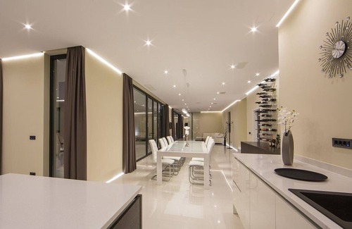 Municipality of Vrsar House | Ultra Sleek Villa Modern With 5 Rooms and Large Pool, Gym&Spa