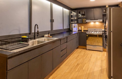 Los Morales Apartment | Ultramod Polanco Stay, TVs & Desks in Each Room!