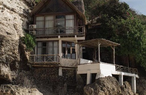 Tanjungbenoa House | Uluwatu surf shack