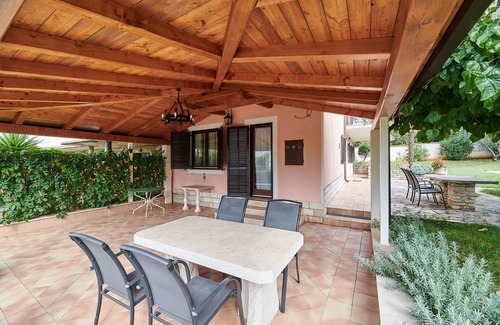 Valica House | Umag Valica holiday home, near the beach, 3 bedrooms 3 bathrooms for groups