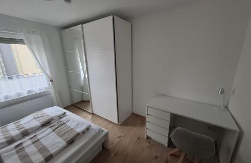 Rhein-Erft-Kreis District Apartment | Umgeben von Seen und Wäldern