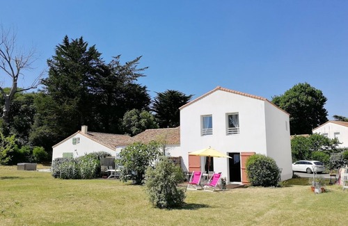 Olonne-sur-Mer House | Un air de Vacances : Plage de Sauveterre, Piscine et Forêt