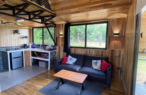 Bijagua Ski Chalet | Un Lindo Chalet de Montaña con Amplio Jardin Apartado y con Vistas