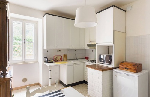 Bagnaia House | Un Petit Paradis - Holiday apartment for two with Perugia view!