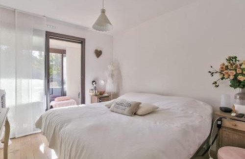 Mandelieu-La-Napoule Apartment | Un vrai nid douillet ! 2 Piscines - Jardin - 2 chambres