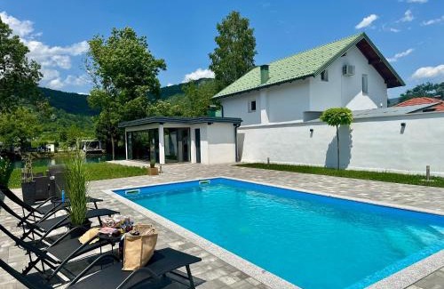 Bihac Villa | Unavis Residence