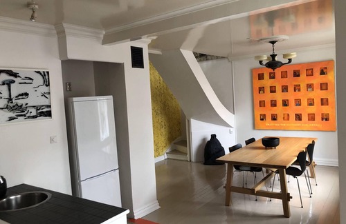 Downtown Apartment | Unbeatable location! A Rare Downtown Gem-Art Haven. LICENSE No. REK-2023-035485.