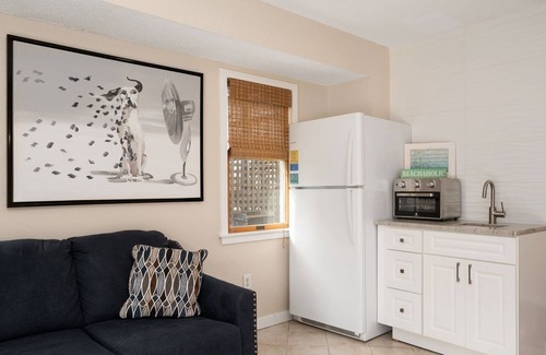 Ocean Sands Cottage | Unbeatable Location! Steps to the beach, Beautiful Interior.