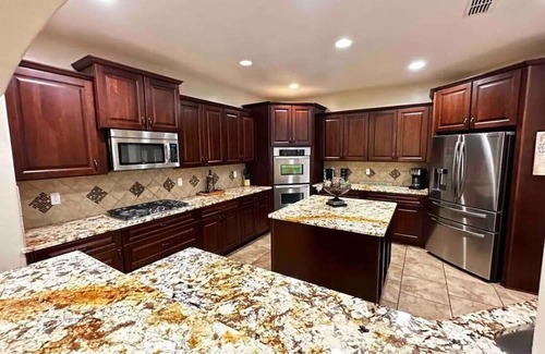 Westside House | Unbeatable Views! 4BD/2.5BA Custom Home near Old Town