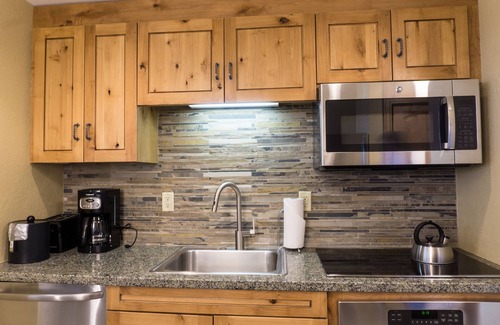 Park City Condo | Unbeatable views from totally renovated studio by RedAwning - Save 20% on 7+ Nights!