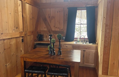 Hot Springs Cabin | Unbelievable 41 mile views from atop this mountain retreat! Totally private!