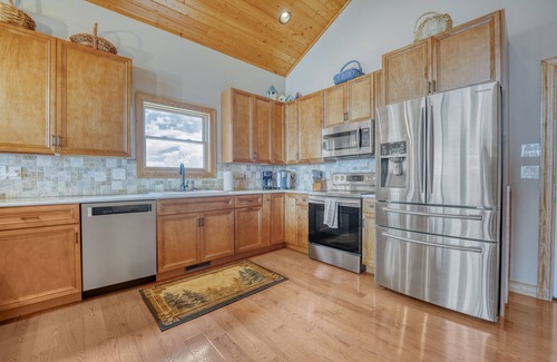 Waynesville Cabin | Unbelievable Views, Hot Tub, Fire Pit, Fire Table, Indoor Fireplace