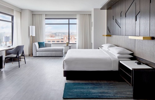 University Place Hotel | UNC Charlotte Marriott Hotel & Conference Center