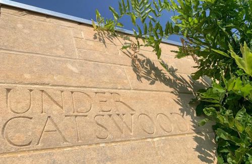 Stroud House | Under Catswood