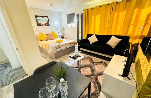 Tower Hamlets Apartment | UNDER NEW MANAGEMENT Studio apartment in London, Bethnal Green