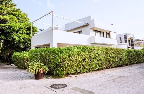Playacar Fase I House | UNDER RENOVATION! Villa Unica! Your 6 bedroom home in Playacar Fase1