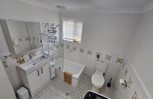 Underdale Apartment | Underdale 2Bedroom unit Central Comfort